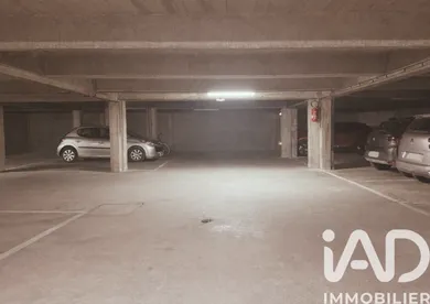 Parking à Paris (75009)