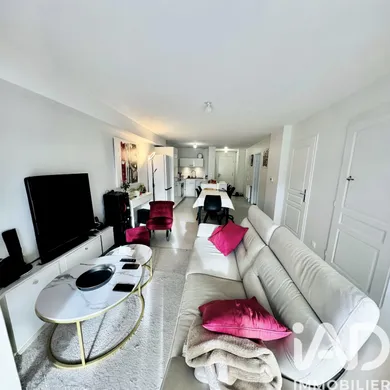 Appartement à Cannes-Écluse (77130)