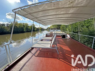 Barge in AUVERS SUR OISE (95430)