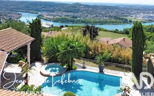 Maison d'architecte à Condrieu (69420)