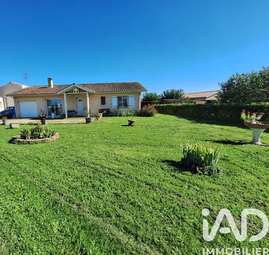 Maison de ville à Saint-Magne-de-Castillon (33350)