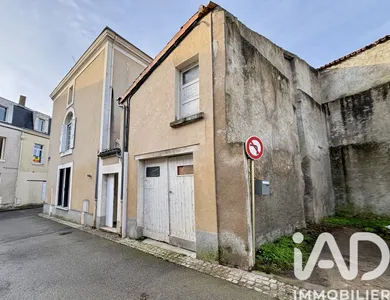 Townhouse in Thouars (79100)