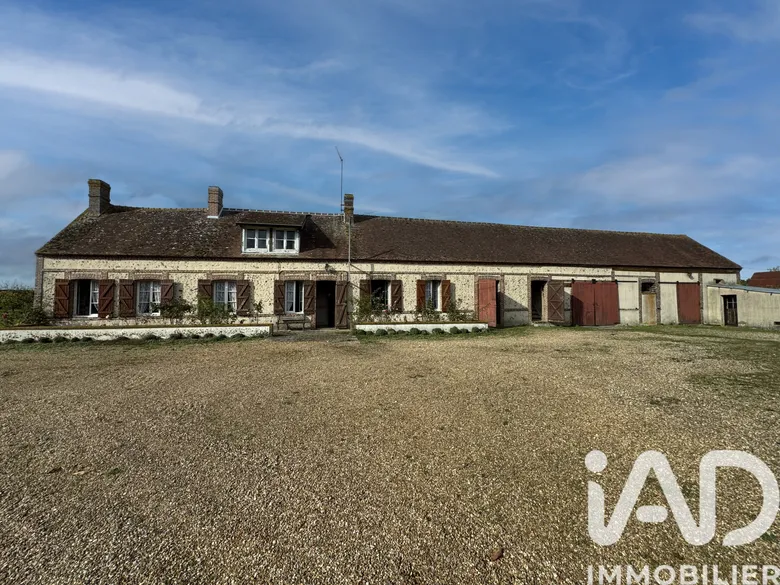 Maison 5 pièces 135 m² · à Les Châtelets · 135 m² · 340 000 €