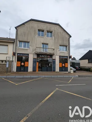 Building in Fougères (35300)