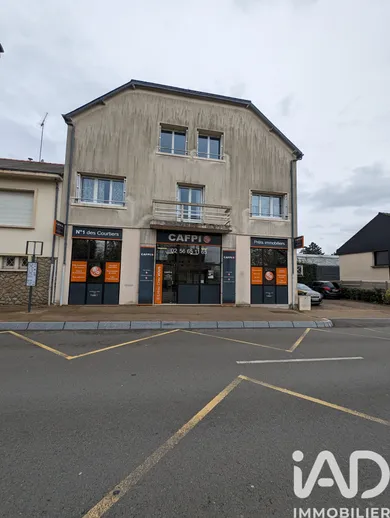 Building in Fougères (35300)