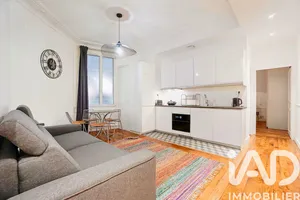 Apartment in Paris (75007)