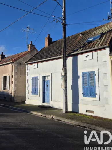 House in Commentry (03600)
