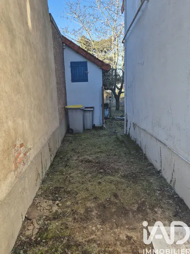 House in Commentry (03600)