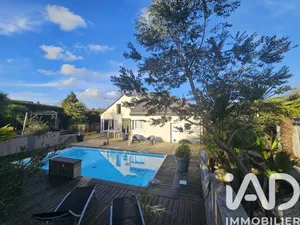 Maison d'architecte à Bourg-des-Comptes (35890)