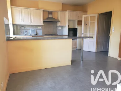 Townhouse in Champeix (63320)