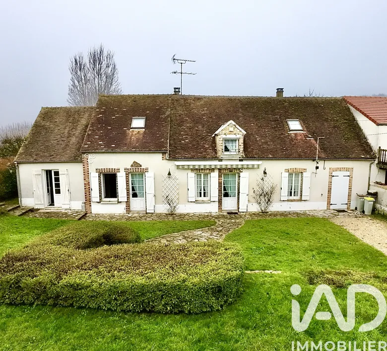 Maison 7 pièces 165 m² · à La Belliole · 165 m² · 165 000 €