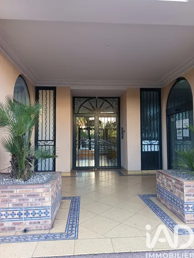 Apartment in Hyères (83400)