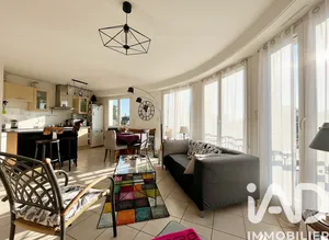 Apartment in Sautron (44880)