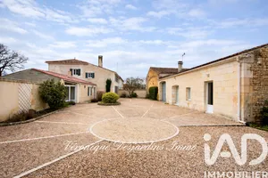 Maison à Rioux (17460)