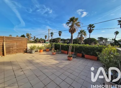 Apartment in Hyères (83400)