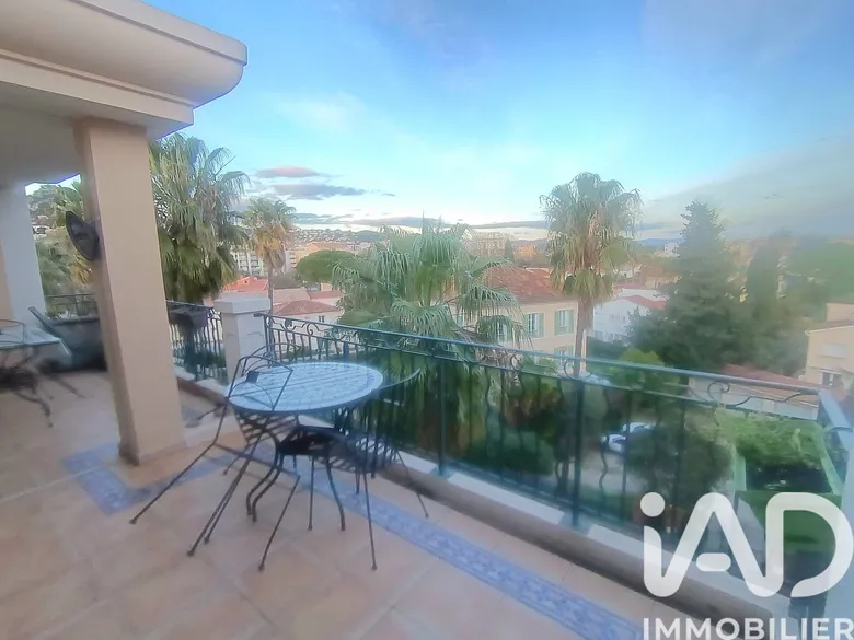 Appartement 5 pièces 116 m² · à La Londe-les-Maures · 116 m² · 880 000 €
