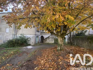 Building in Parthenay (79200)