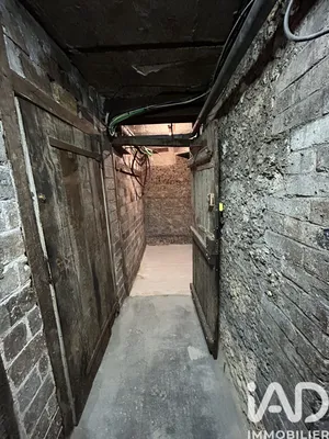 Garage in Paris (75008)