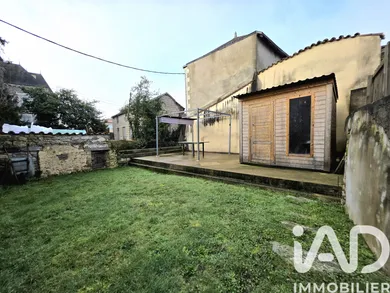 Townhouse in Parthenay (79200)