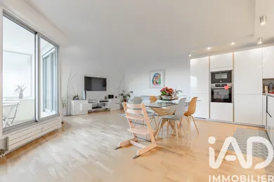 Apartment in Courbevoie (92400)
