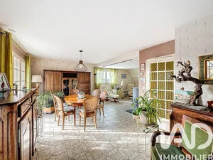 Pavillon à Petit-Couronne (76650)