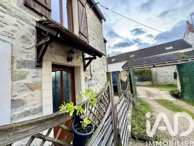 Townhouse in Moret-Loing-et-Orvanne (77250)