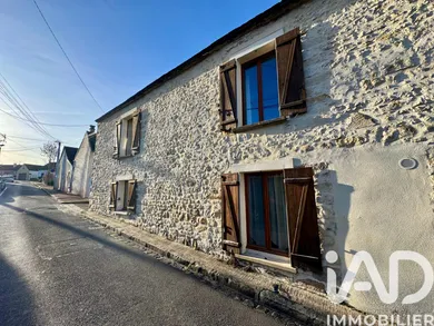Townhouse in Moret-Loing-et-Orvanne (77250)