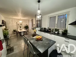 Traditional house in Saint-André-les-Vergers (10120)