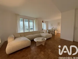 Apartment in Chatou (78400)