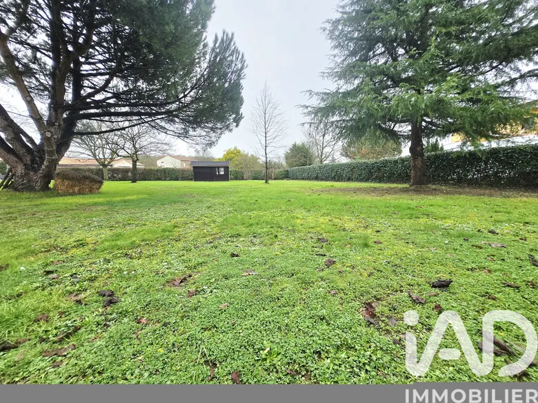 Terrain à bâtir à Le Cellier (44850) · 107 000 €