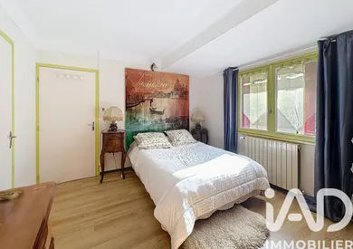 Townhouse in Beaucaire (30300)