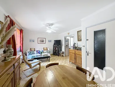 Townhouse in Beaucaire (30300)