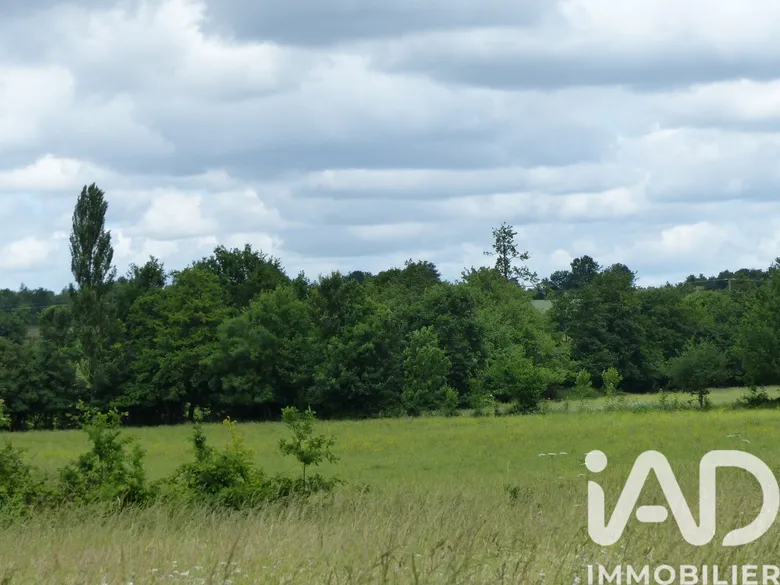 Terrain à Sainte-Cécile (85110) · 130 000 €