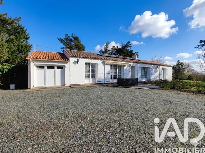 Maison 5 pièces 147 m² · à Le Perrier · 147 m² · 260 000 €