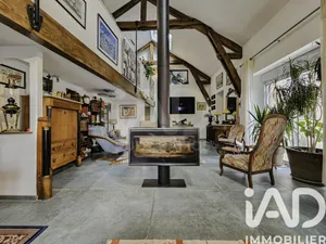 Architectural house in Vézins-de-Lévézou (12780)