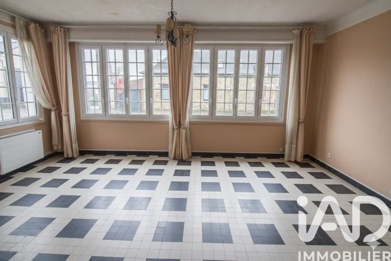 Maison 7 pièces 168 m² · à La Guerche-de-Bretagne · 168 m² · 145 000 €