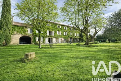 Mas à Orange (84100)