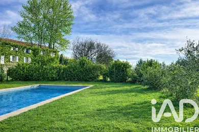 Mas in Orange (84100)