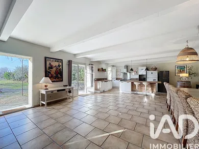 Mas in Orange (84100)