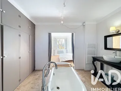 Mas à Orange (84100)