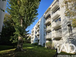 Apartment in Sceaux (92330)