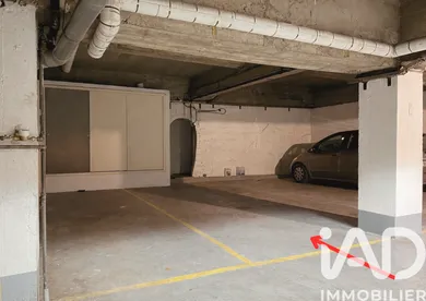 Parking in Paris (75009)