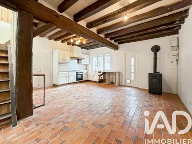 Townhouse in Villeneuve-la-Guyard (89340)