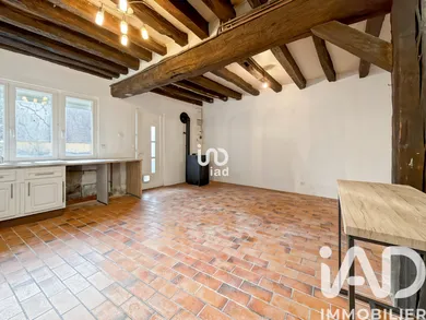 Townhouse in Villeneuve-la-Guyard (89340)