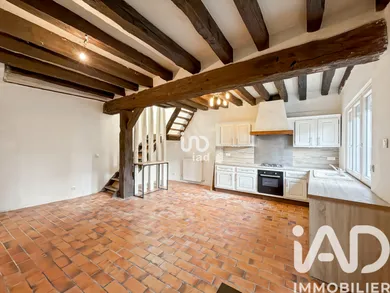 Townhouse in Villeneuve-la-Guyard (89340)