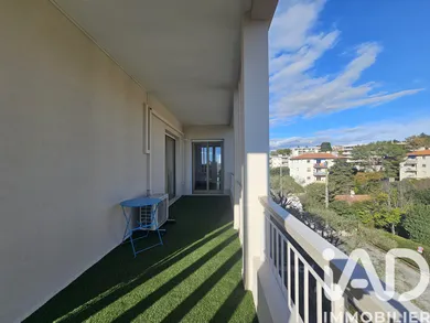 Apartment in Antibes (06160)