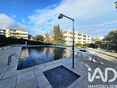 Apartment in Antibes (06160)