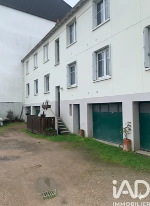 Apartment in Saint-Pierre-des-Corps (37700)