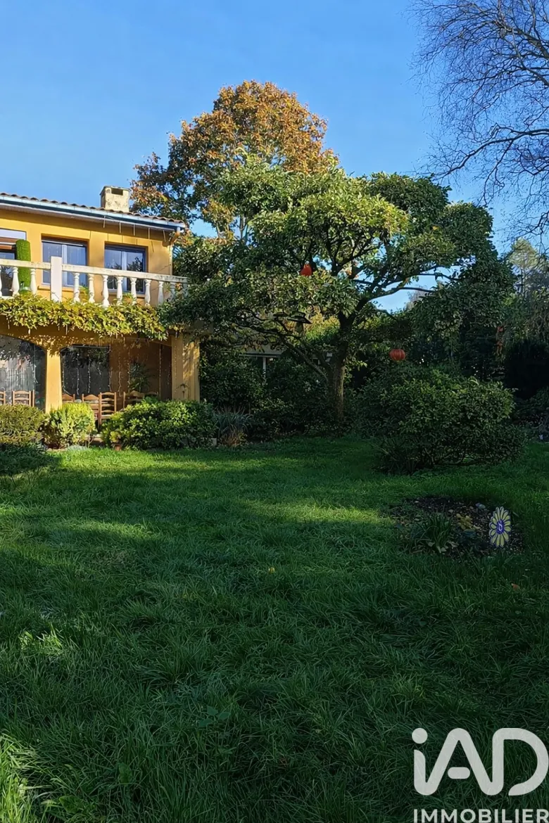 Maison 6 pièces 218 m² · à Hernicourt · 218 m² · 374 000 €
