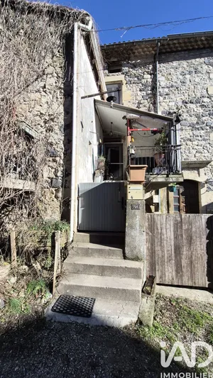 Village house in Pont-de-Labeaume (07380)